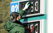 Бензин подешевел в Штатах, в России прогноз неутешительный