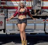 Блейз Уильямс присвоили звание самой сексуальной дальнобойщицы