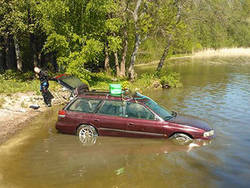 Двигатель универсал Subaru завелся после трехмесячного пребывания в озере