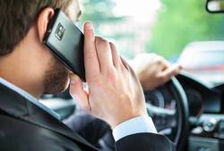 Смартфоны и водители: европейские будни автолюбителей