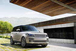 Range Rover обзаведется бензиновой "шестеркой"