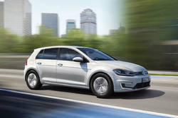 Volkswagen показал обновленную версию электромобиля Golf
