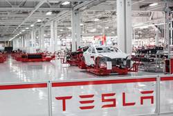 Tesla будет разрабатывать автопилоты 