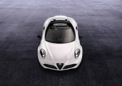 Alfa Romeo 4C Spider получил титул Мистер Красота