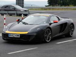 В интернете появилось фото нового спорткара  McLaren 