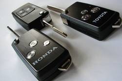 Использование выкидных автомобильных ключей