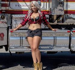 Блейз Уильямс присвоили звание самой сексуальной дальнобойщицы