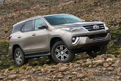 В России будет продаваться Toyota Fortuner