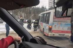 В Воронеже под колеса маршрутного «ПАЗа» попали два пешехода В Воронеже под колеса маршрутного «ПАЗа» попали два пешехода