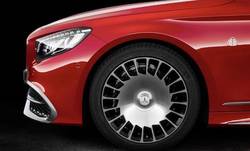 Опубликованы первые фото нового внедорожника Mercedes-Maybach