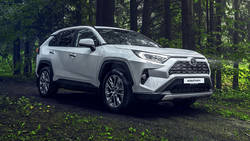 Главные особенности японского кроссовера Toyota RAV4